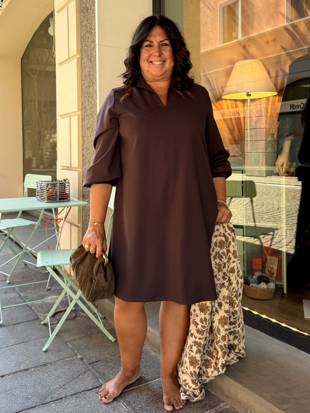 ABITO IN VISCOSA - Scollo a V e colletto a camicia