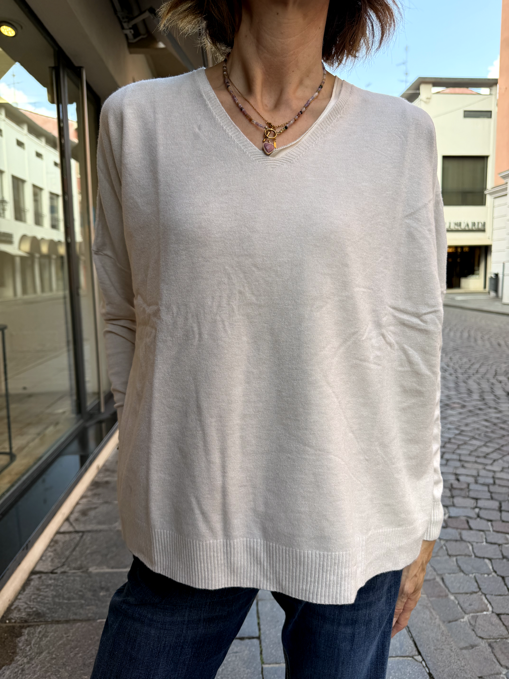 SCOLLO A V - Maglia in viscosa primo peso